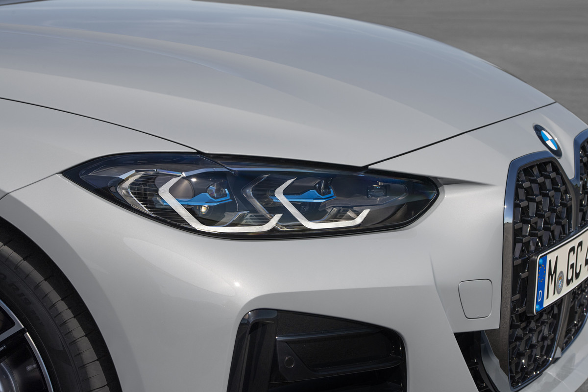 P90424597_highRes_the-all-new-bmw-430i