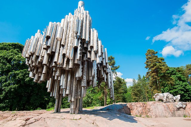 https://i.postimg.cc/0jVwN6FH/Sibelius-Park-Monument1.jpg