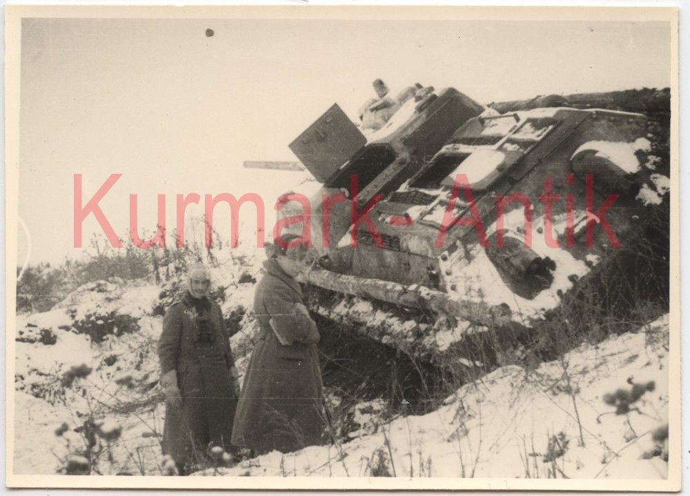 Foto Wehrmacht Ungarn 45 Panzer Beute Stug Sturmgeschütz SU-85