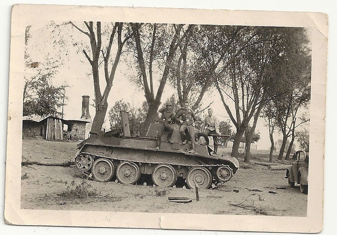 Russischer Beute - Panzer Tank BT 7 in Rußland 1941