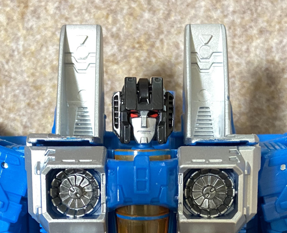 Earthrise-Thundercracker-Skywarp-03