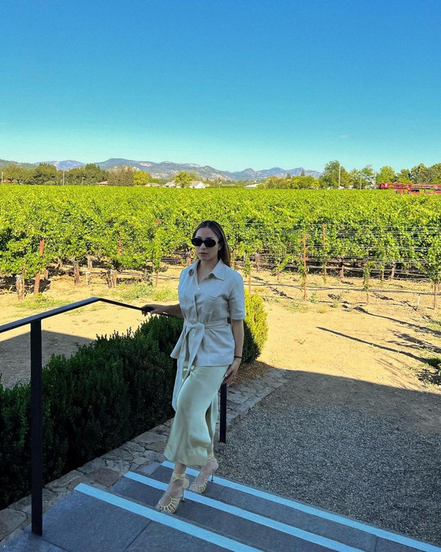 Penampilan Nikita willy saat liburan di California yang menawan meski sudah menjadi ibu.