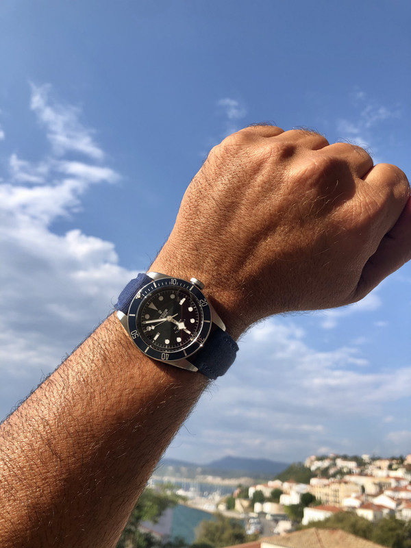 121ED725-5658-4CB5-AC7B-9564182FDF25