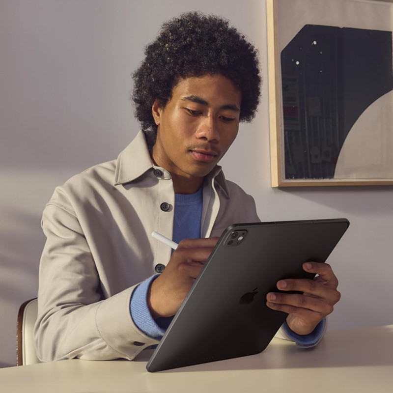iPad Pro de 13 pulgadas con chip M5 y pantalla inmersiva.