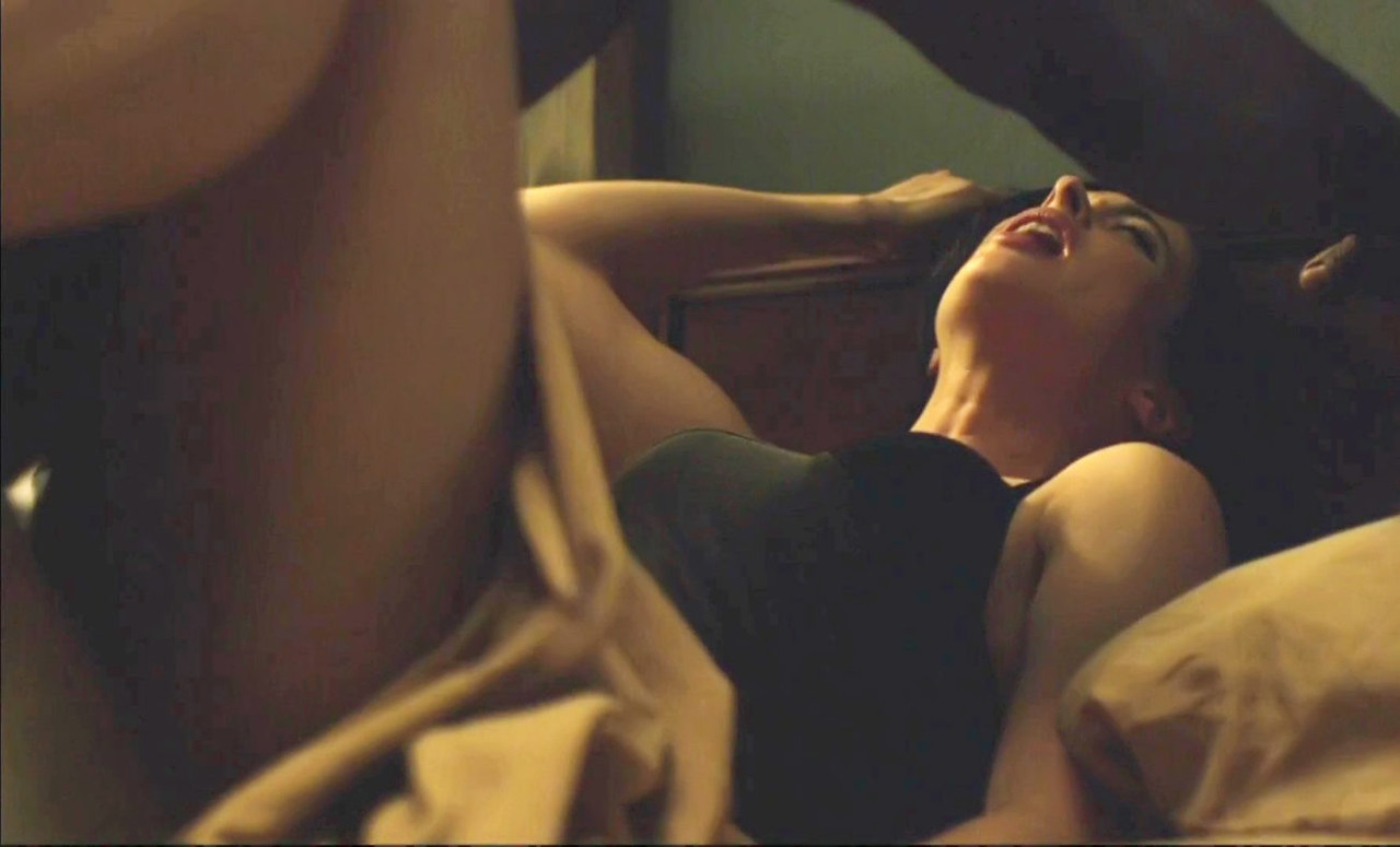 Krysten-Ritter-sex-scene-01-scaled