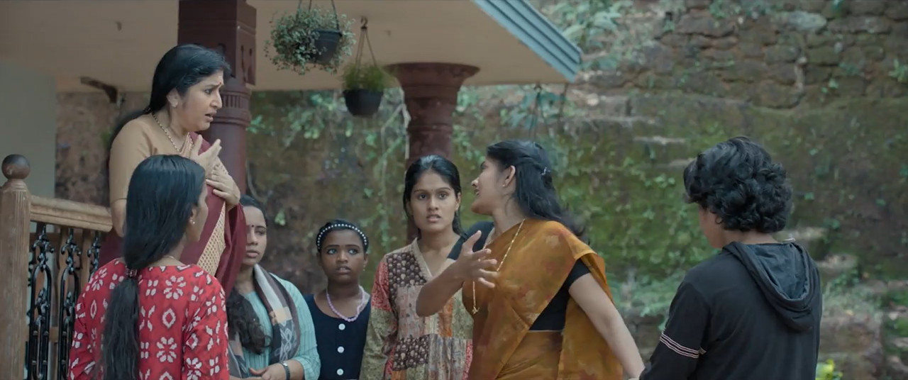 Parannu Parannu Parannu Chellan 2025 WebRip [Malayalam] 480p 720p ESub Screenshot
