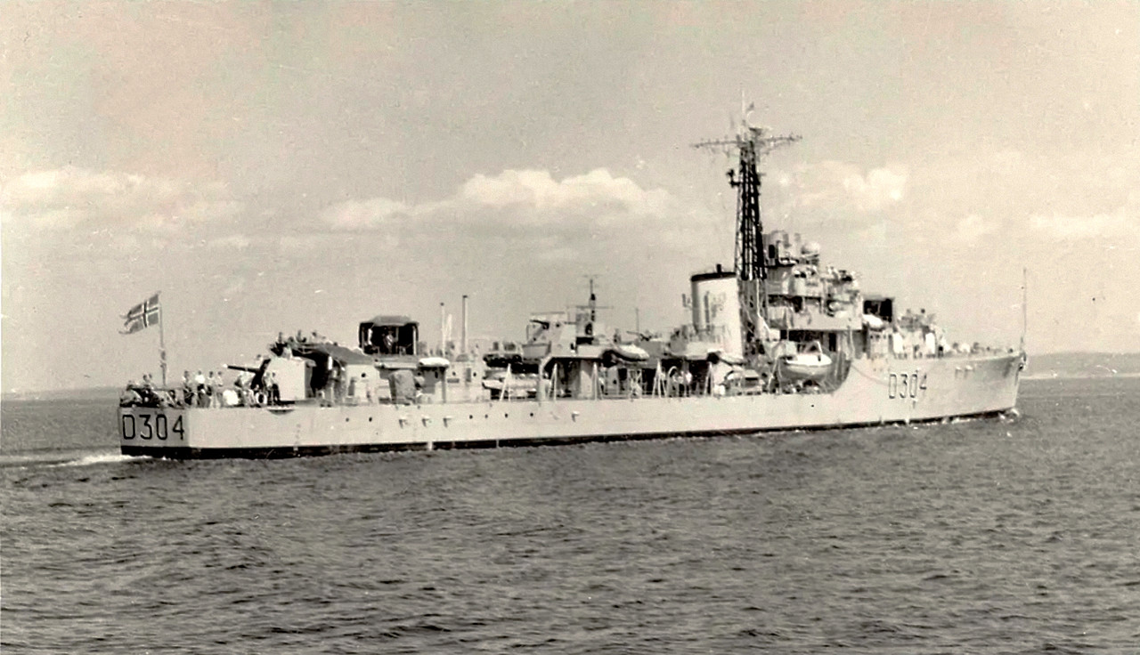 HNoMS Bergen (ex-HMS Cromwell)-3