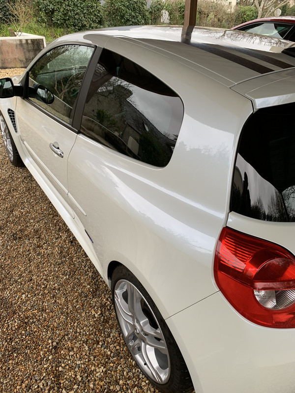 67611748-F3D5-4828-8DFA-62EA2B18FF90