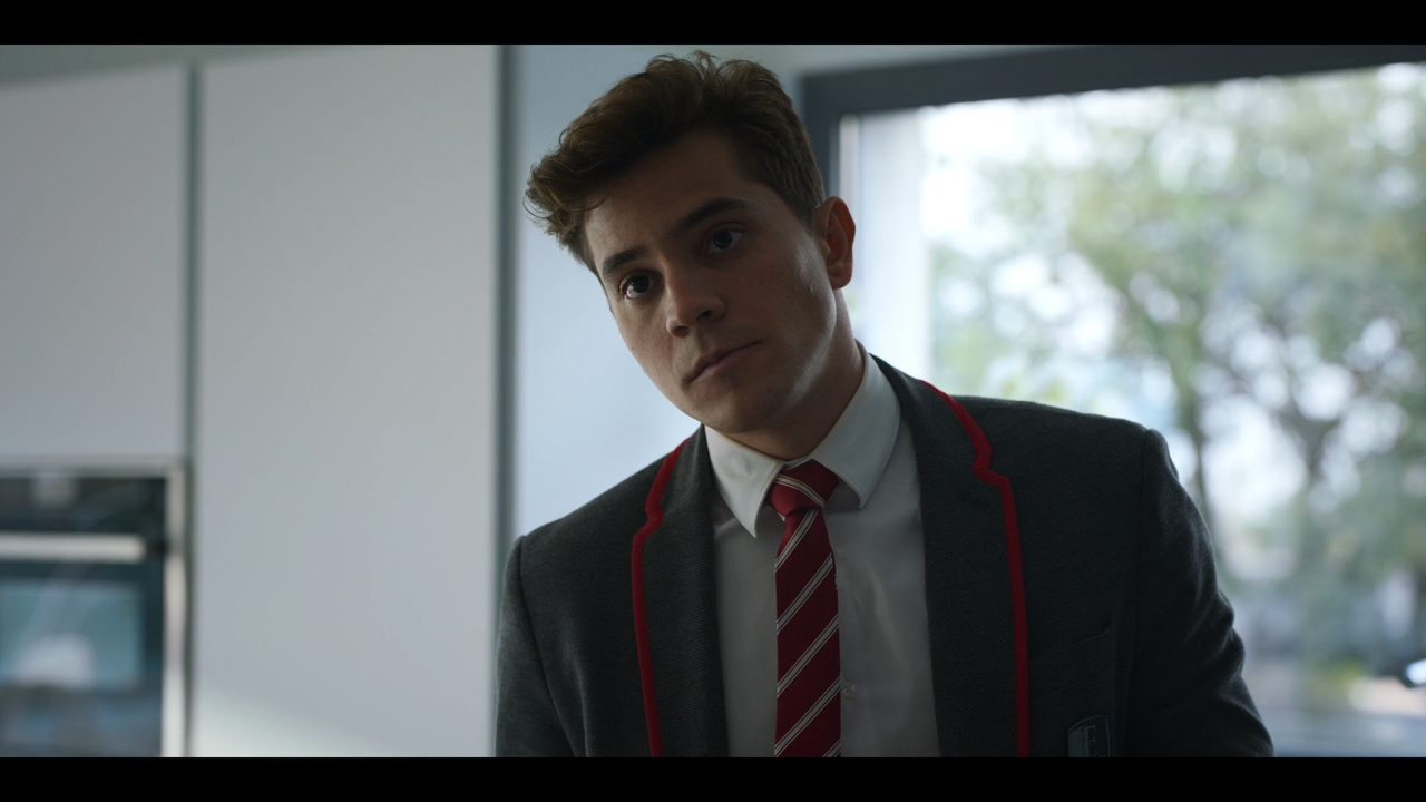 Elite.S05E01.I.Killed.Him.iTALiAN.MULTi.1080p.WEB.x264-MeM.GP.mkv_snapshot_06.02_[2022.04.08_16.03.4