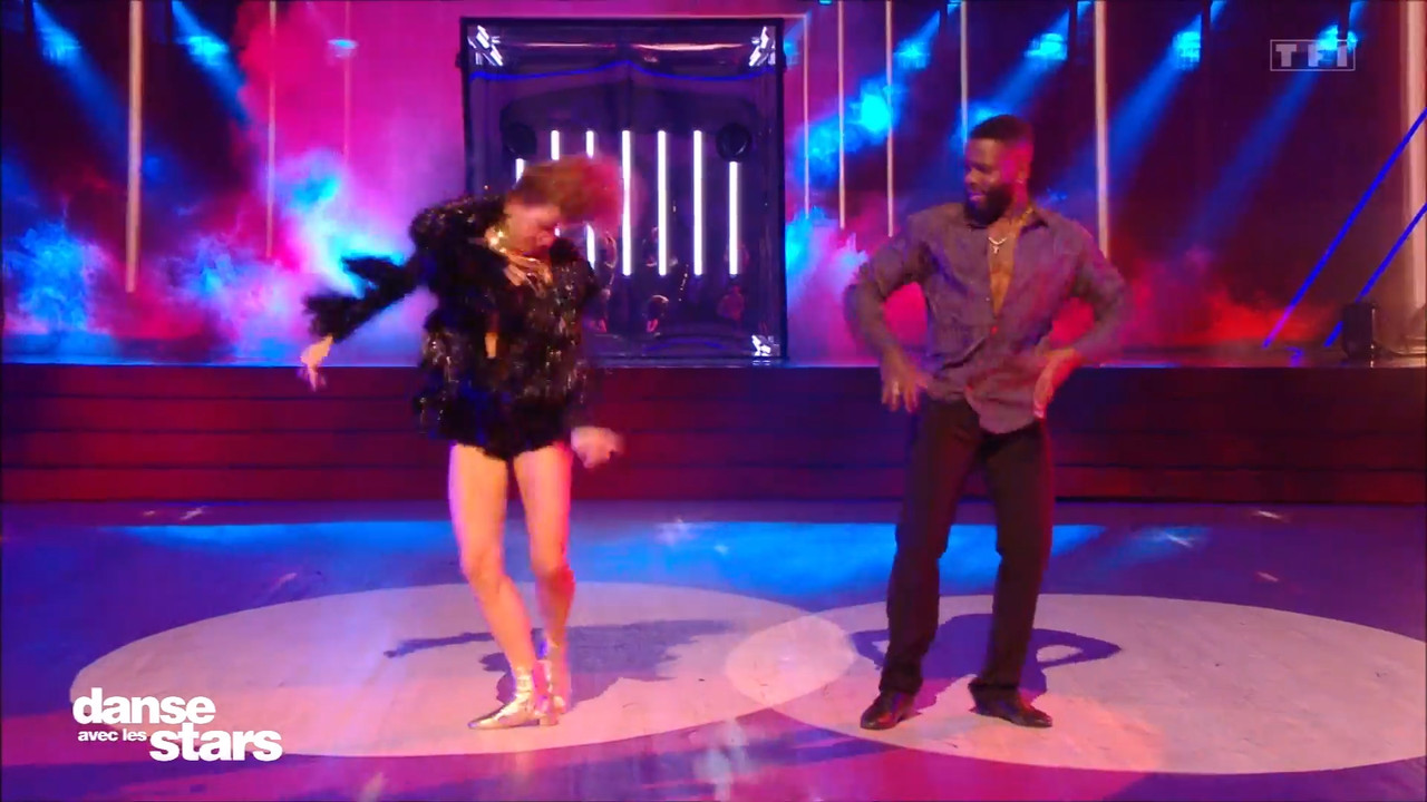 2021-11-12_21_05_TF1_Danse-avec-les-stars.mp4_snapshot_21.39.570