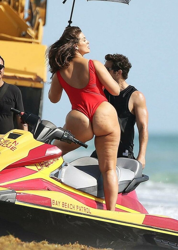 Ashley-Graham-Nude-090