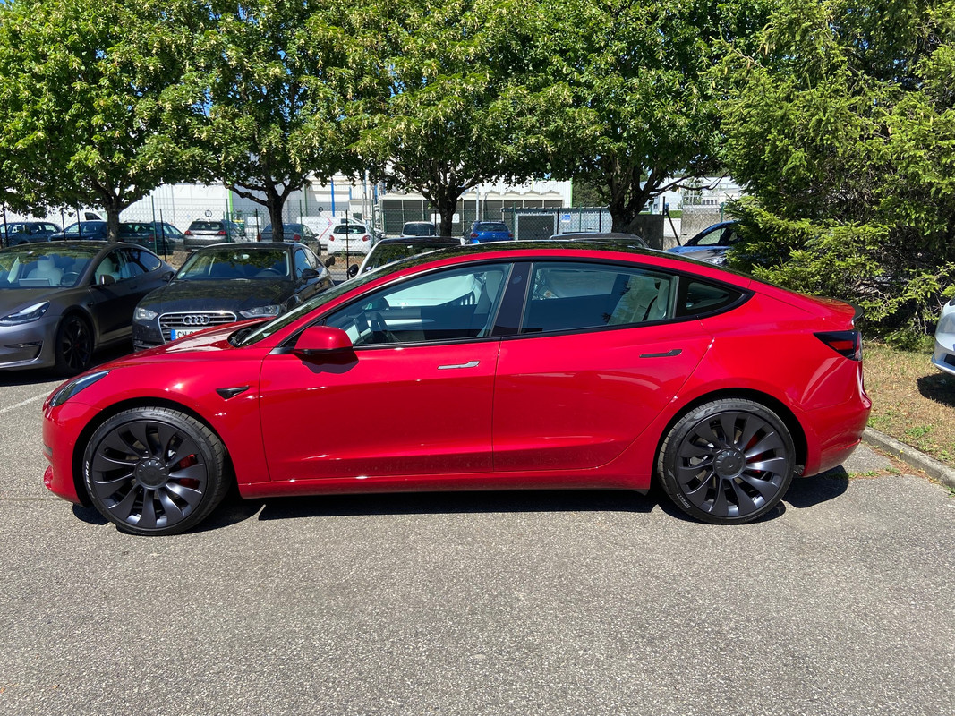 FF2D1C2D-70EF-4580-A732-614828554D2B