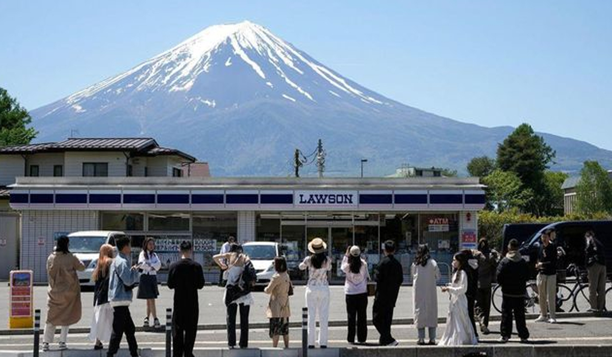 Gila! Jepang dan Bali Jadi Surga Impian Turis Inggris di 2025!