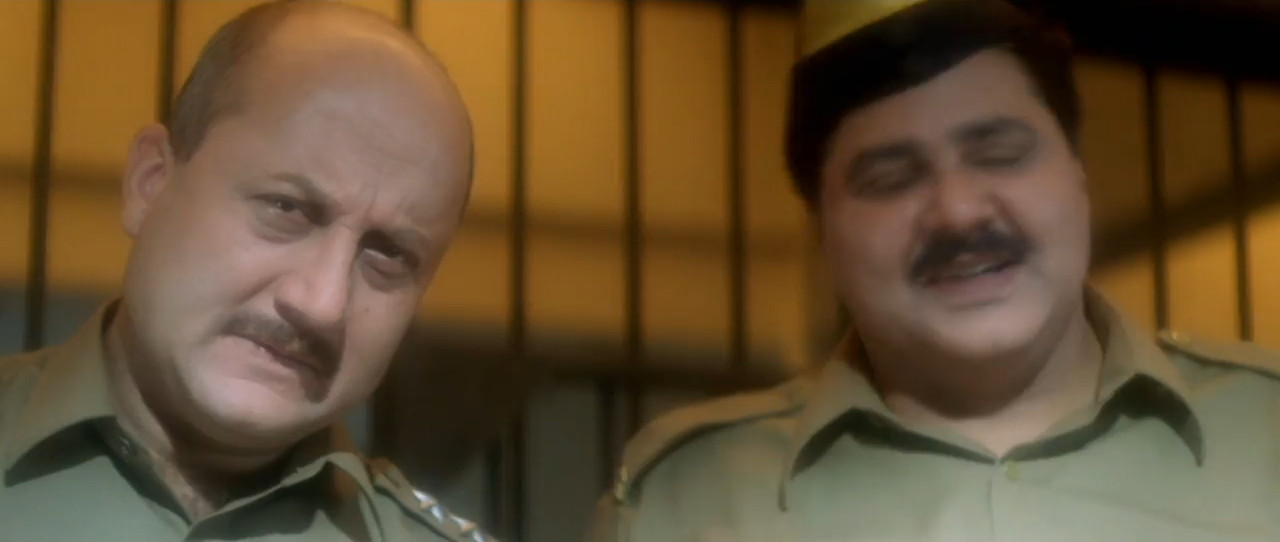 Judwaa 1997 WebRip [Hindi] 480p 720p ESub Screenshot