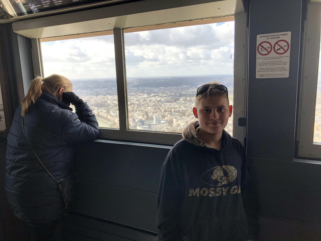 18406CC7-2BA4-4CF5-8D3E-97CC50B16410