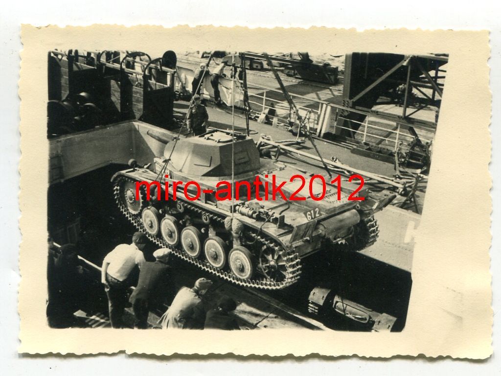 Foto, Panzerregiment 203, Panzer im Hafen von Kö