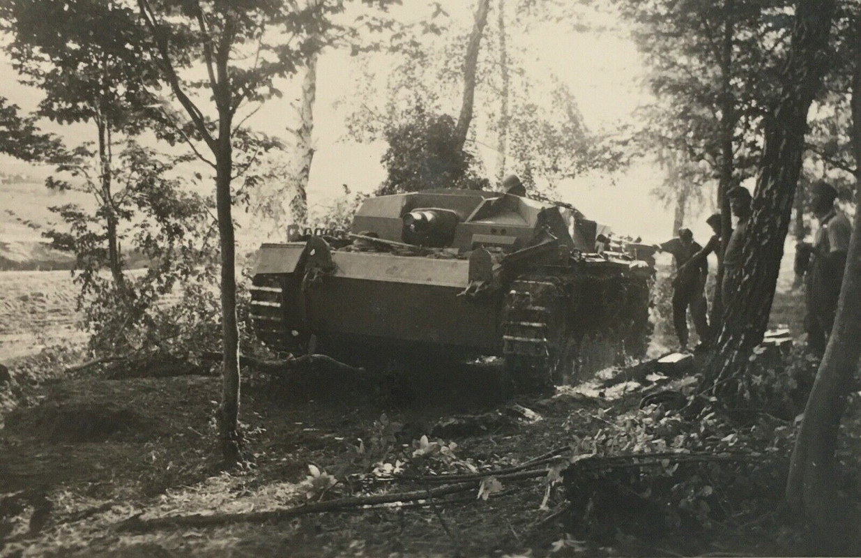 deutscher Panzer -Sturmgeschütz .