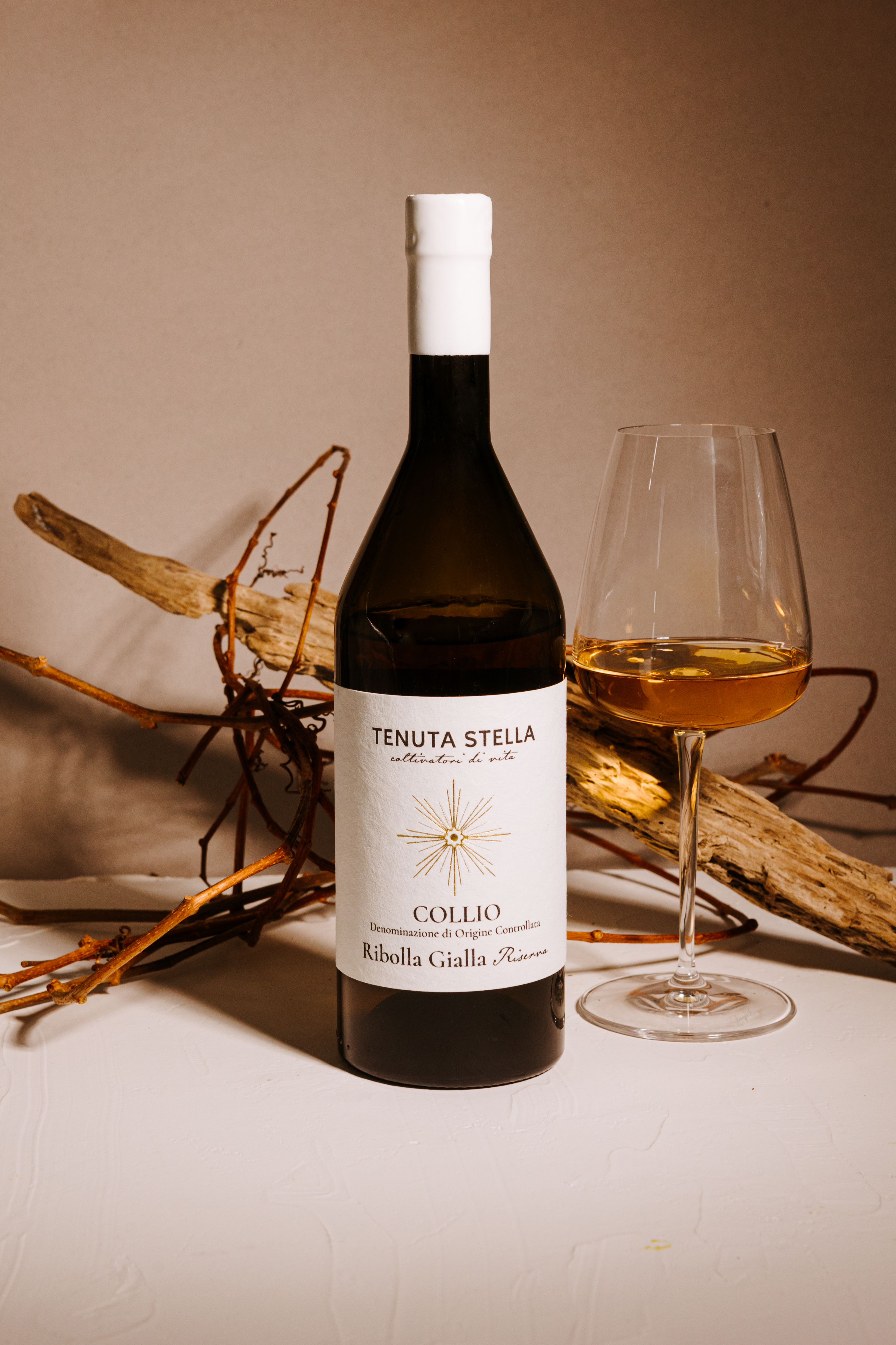 Tenuta Stella Ribolla Gialla Riserva moodshot