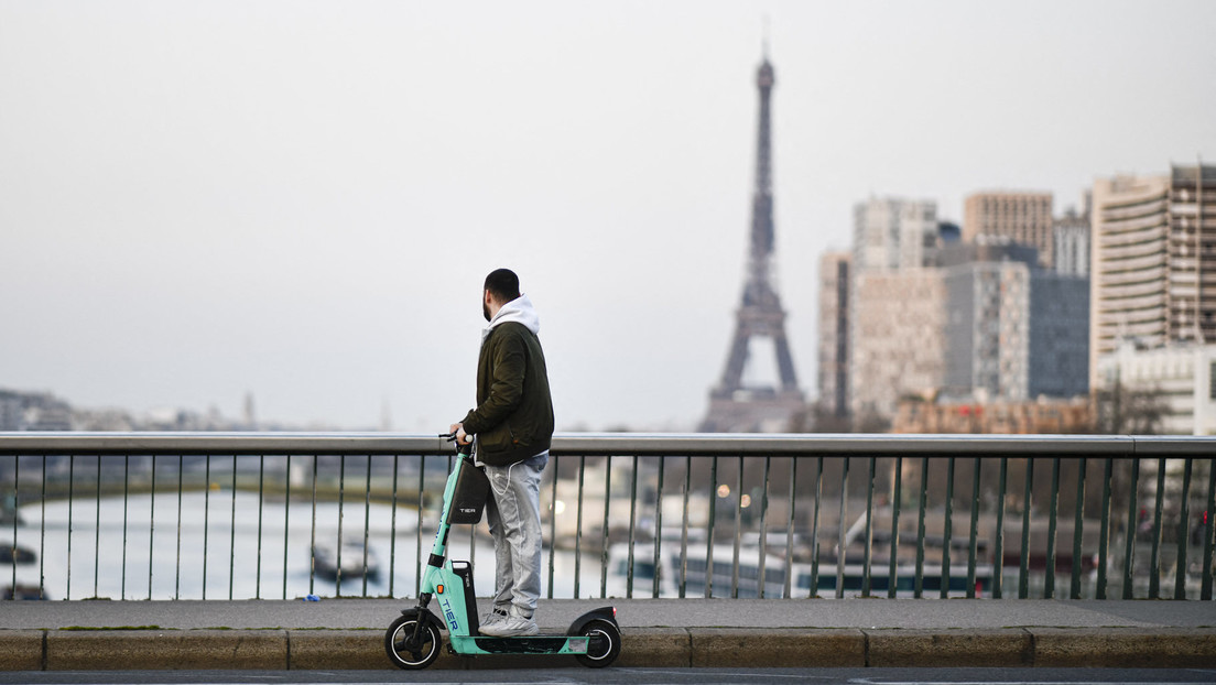 Parigi: Stop al noleggio di scooter elettrici