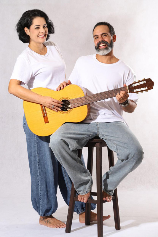 Arte vertical do Canta Dois