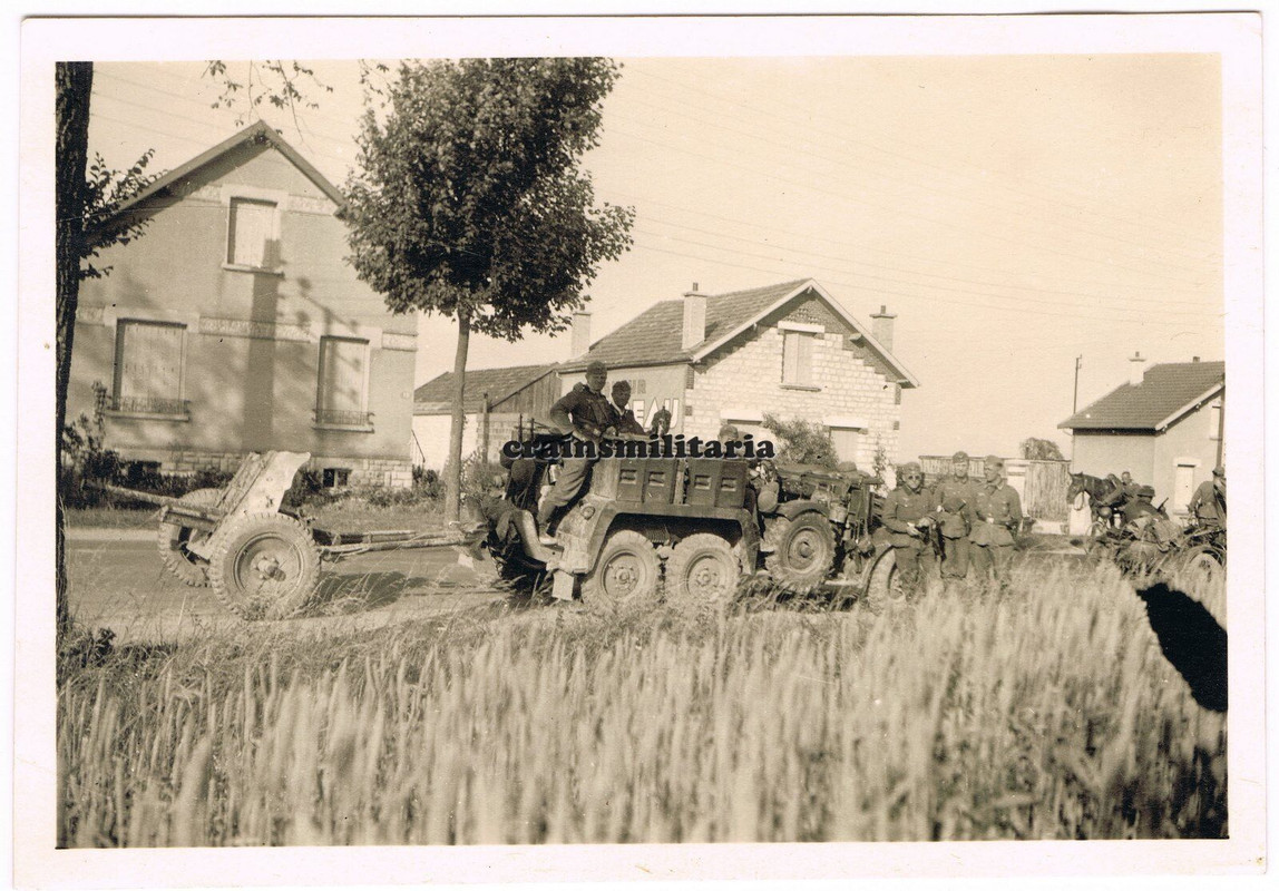 Orig. Foto Panzerjäger mit PaK Geschütz am Krupp Protze Lkw in Frankreich 1940.