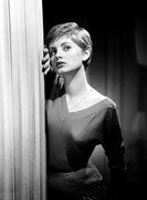 jill-ireland-b25