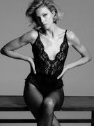 Anja-Rubik-VMag2026China126