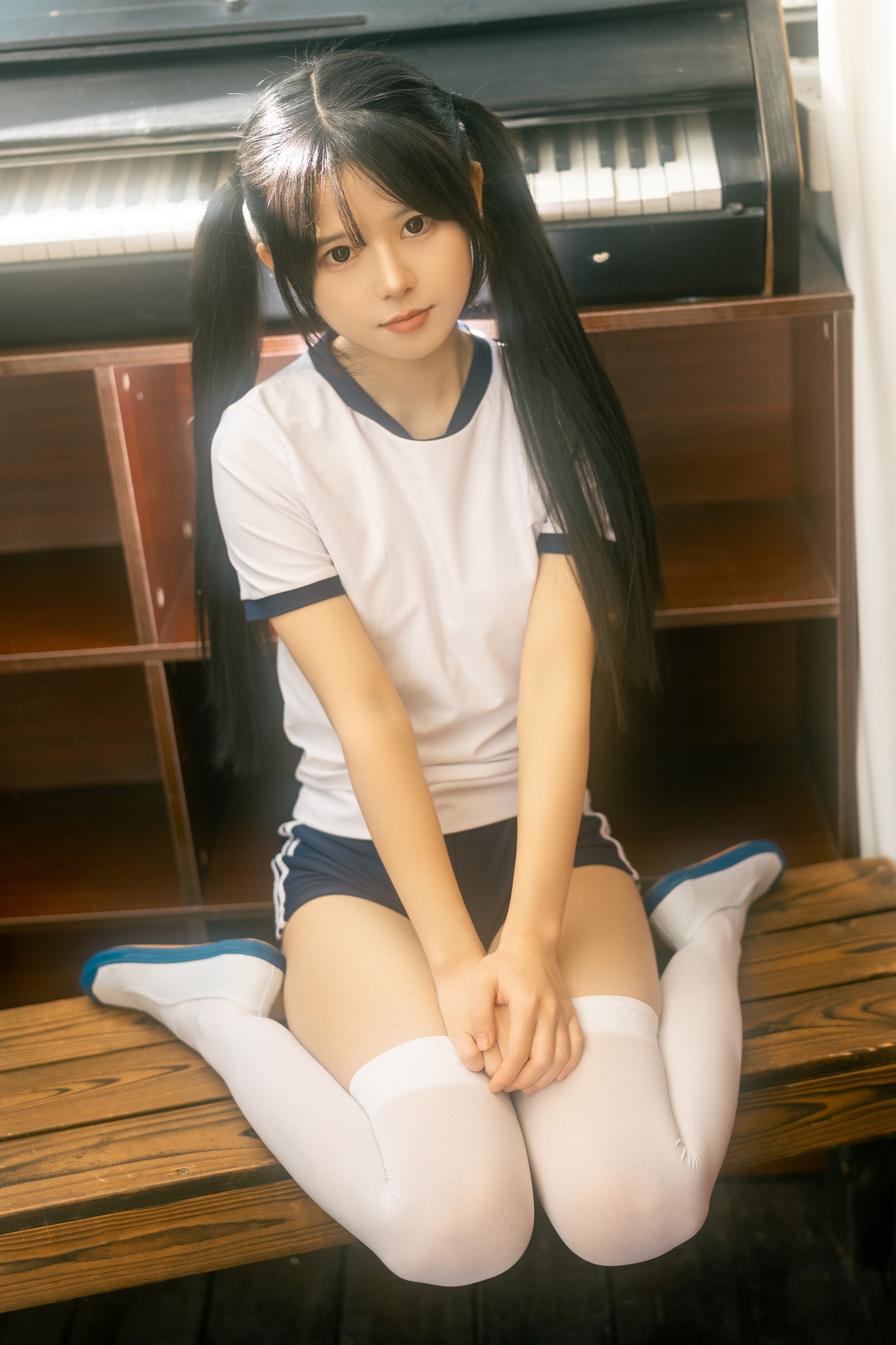 rua阮阮 春之更衣室 体操服 写真图集｜日系校园风高清摄影（47P｜469MB）插图6