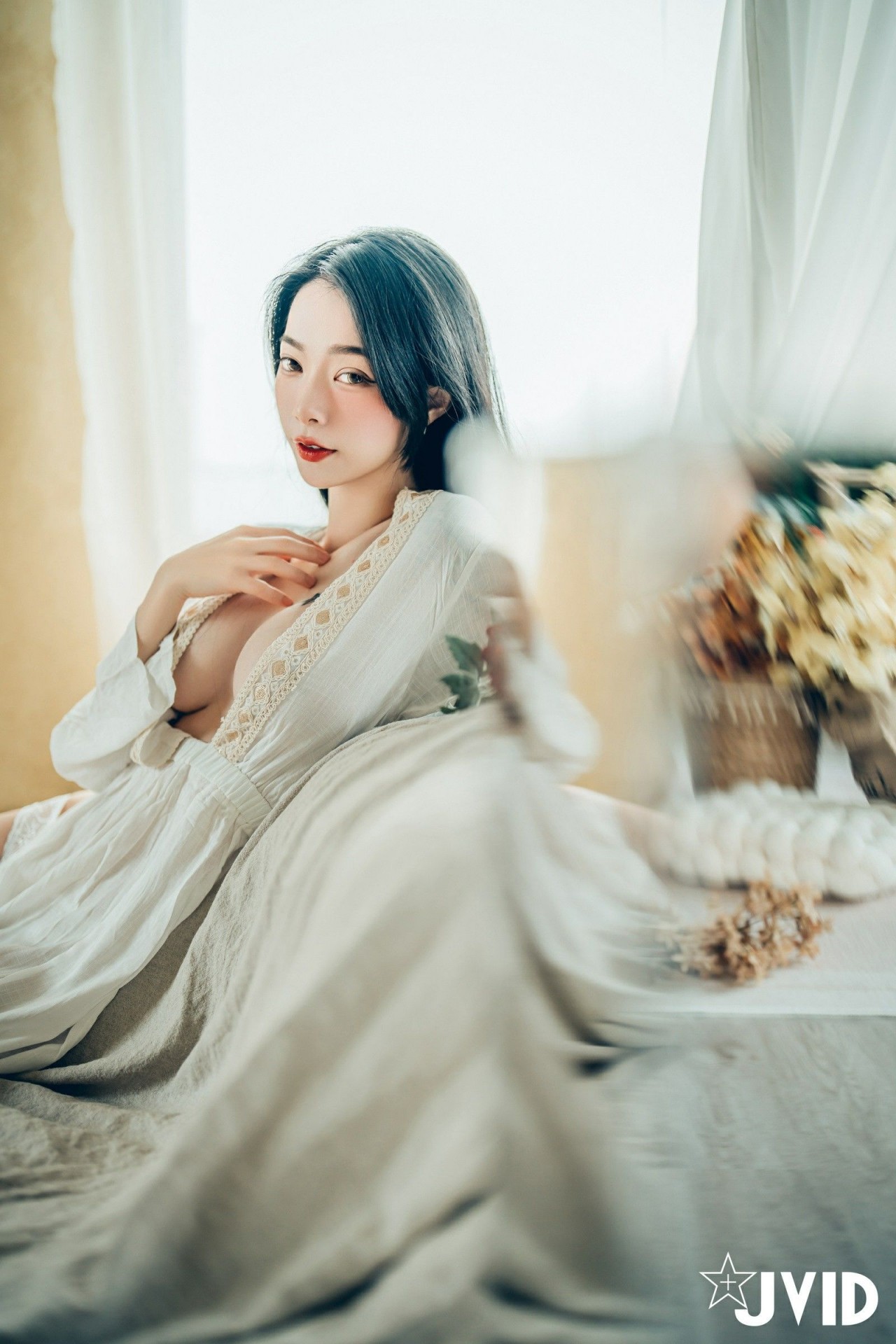 jvid 飄 飄《女神比基尼》美女写真，躺在浴缸场景，尽显性感姿态插图7