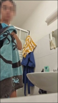 [Image: Voyeur33165142709.jpg]