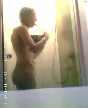[Image: Voyeur17645100733.jpg]