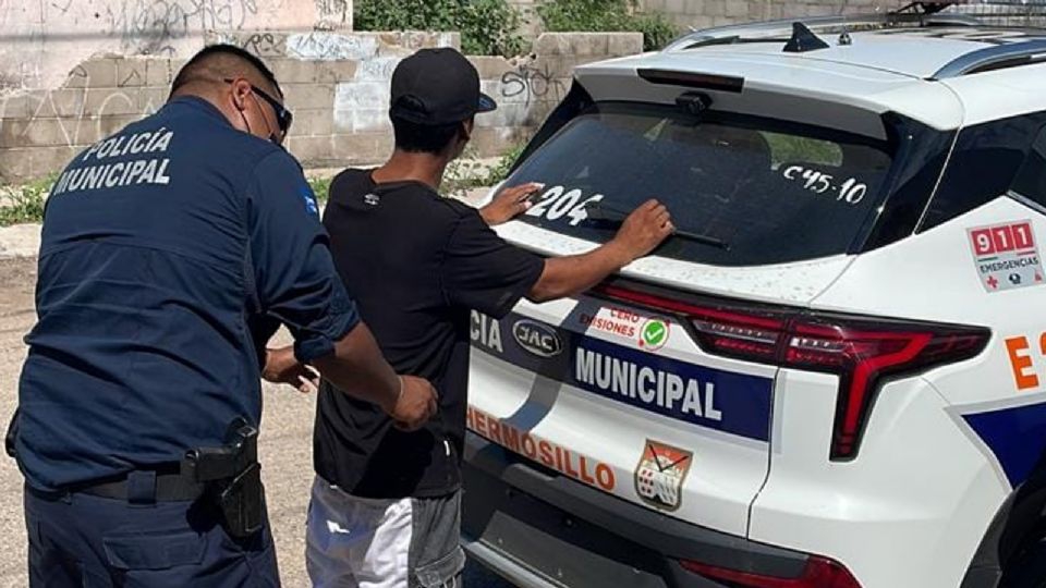 Hermosillo: Sacan de las calles a dos supuestos narcomenudistas en posesión de narcóticos