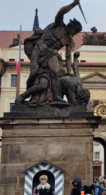 Casa Danzante, Reloj en movimiento y Castillo de Praga - Viena - Bratislava - Praga, Navidad 2024 (57)