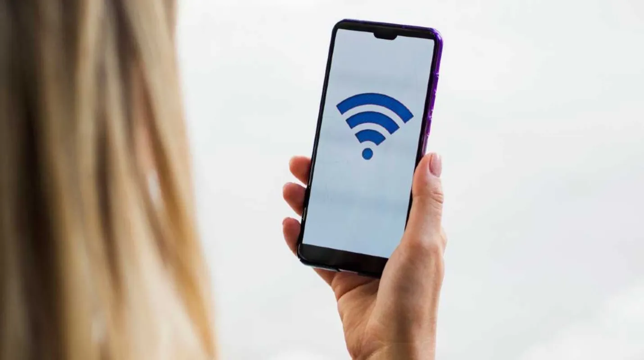 ¿Cómo acceder al menú oculto del celular para mejorar el WiFi?