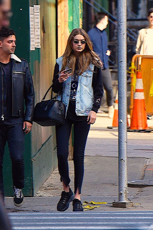 gigi-hadid-out-and-about-in-new-york-04-21-2018-1