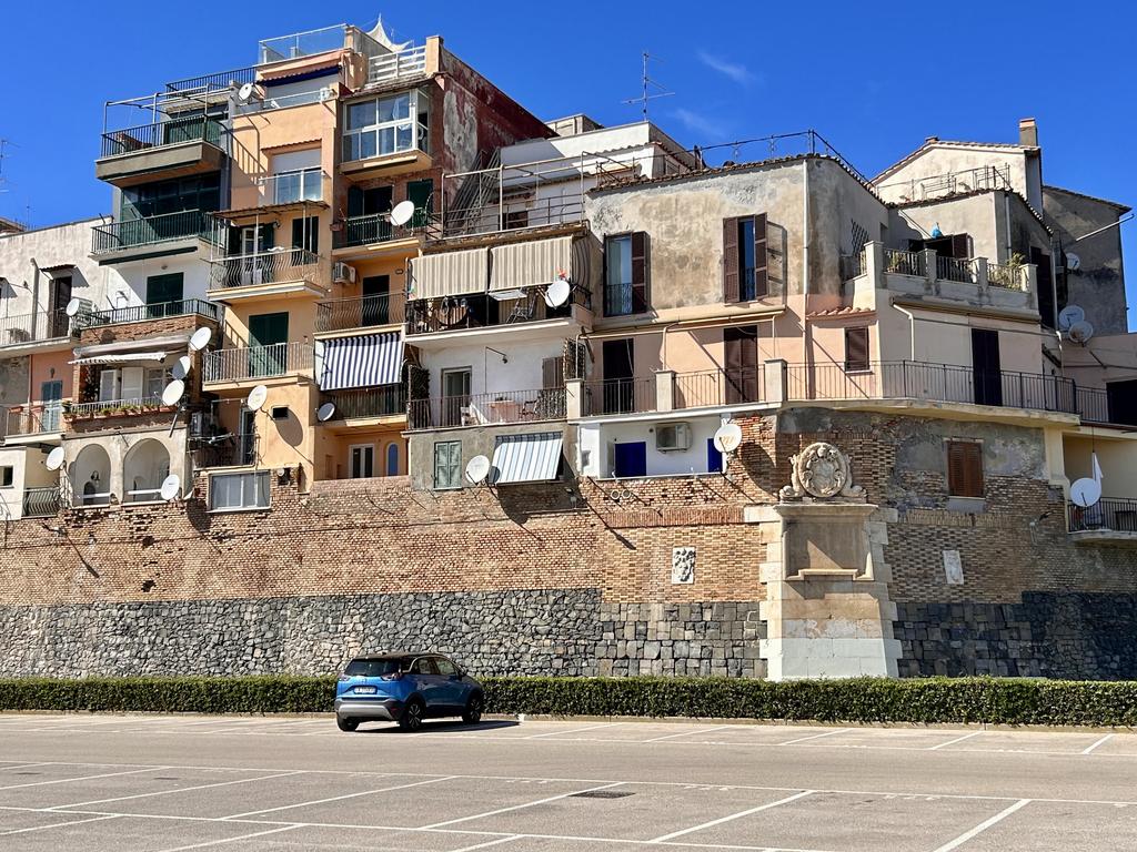 Жаркий сентябрь на побережье Тирренского моря. Жаркий сентябрь на побережье Тирренского моря.