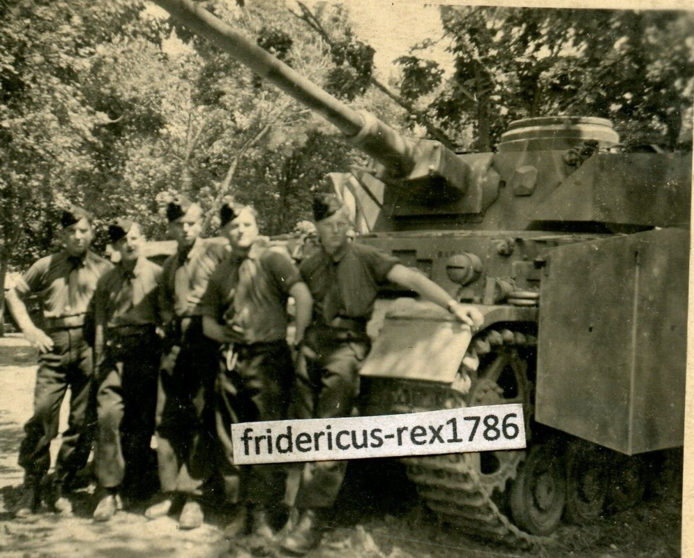 A4 Foto WH Panzer PzKpfw IV mit Tarnanstrich camo Seitenschürze Werksnummer HKL