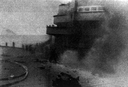 Island_and_flight_deck_of_USS_Hornet_(CV-8)_on_fire_on_26_October_1942
