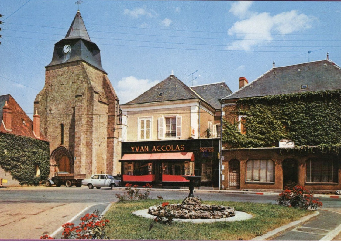 Cluis 36 place du marché