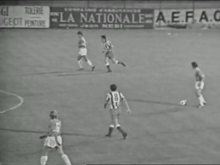 Recopa de Europa 1972/1973 - Dieciseisavos de Final - Ida - Bastia Vs. Atlético de Madrid (576p) (Francés) Vlcsnap-2023-01-31-18h03m14s100