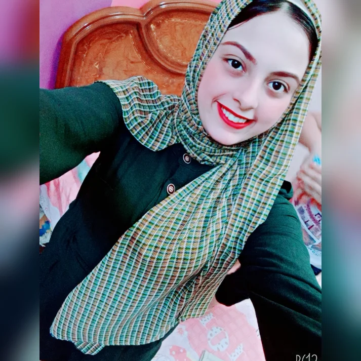 بنوتة بنت ناس اوي تحسها خارجه من صنية بسبوسه 329670759028201