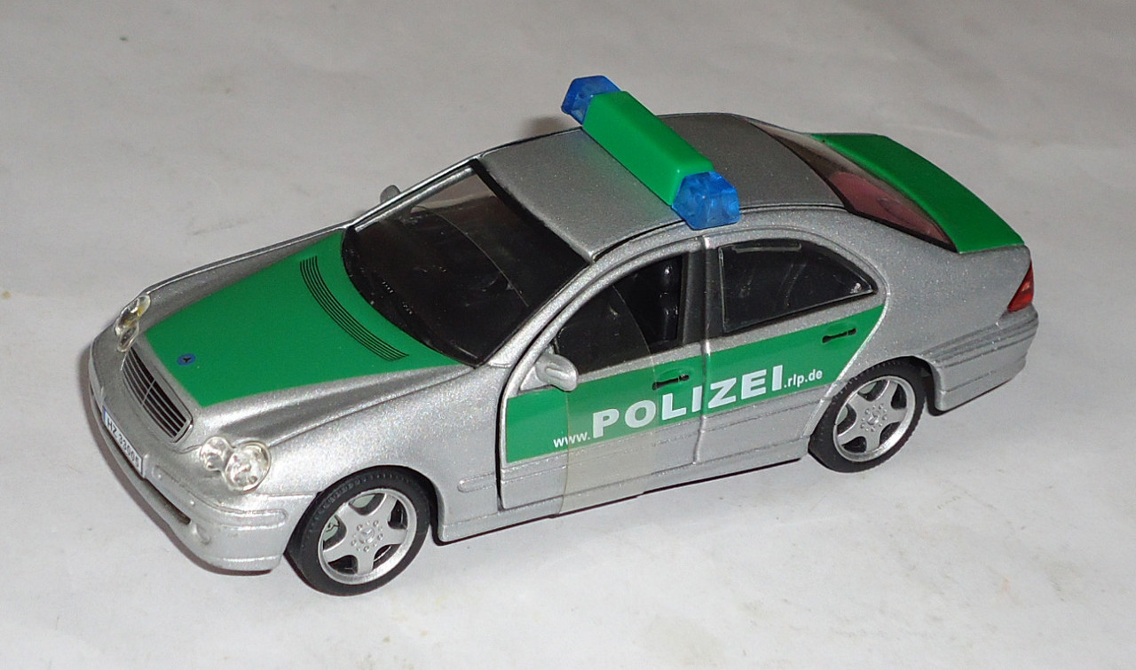 Mercedes-Benz-C320 Polizei