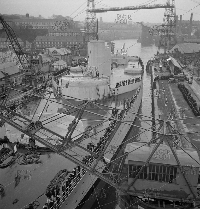ЛК  Richelieu Lancement du cuirassé  Richelieu. Brest (Finistère), janvier 1939. -4