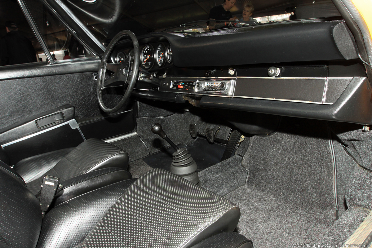 73-rs-touring-M472-interior.png