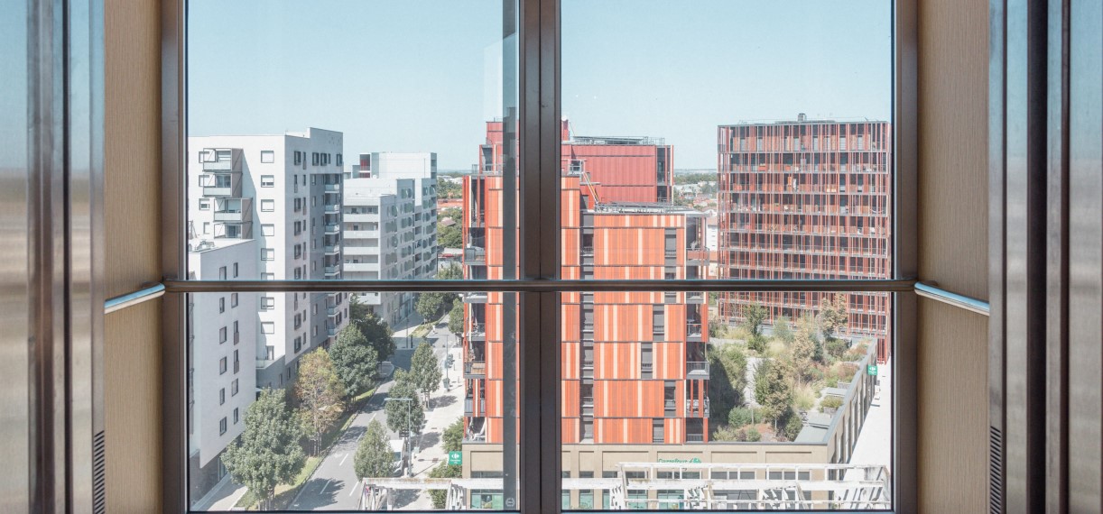 https://i.postimg.cc/0yGM9zbh/cartoucherie-hotel-sangha-vue-depuis-le-8eme-etg.jpg