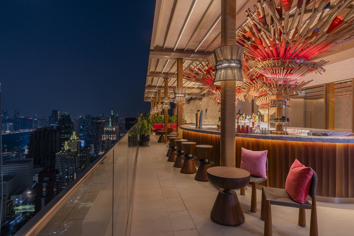 L BKKOX Sato San rooftop bar The bar Night 02