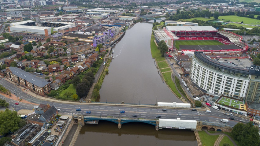 [Image: The-two-closest-football-grounds-in-Engl...299147.jpg]