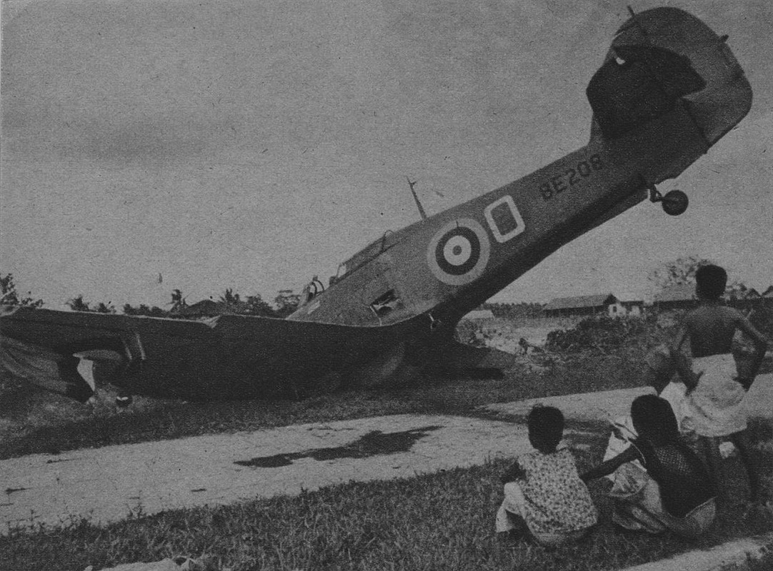 hurri-be208-232-sqn-kallang-singapore.jp