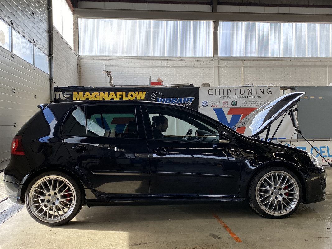 D0F56E3B-949D-4DB3-8BDA-737EDCD11C7D