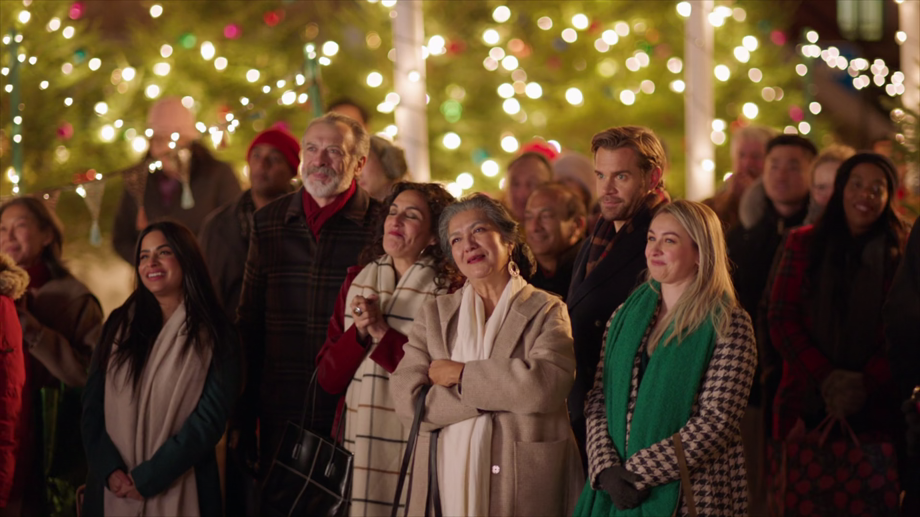 Undercover-Holiday-2022-1080p-WEBRip-x265-RARBG-mp49.png